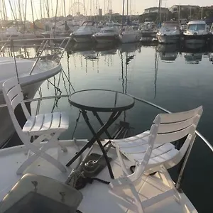  Botel Location Bateau Port Vauban